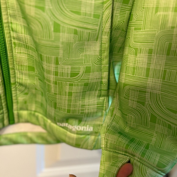 Patagonia Lime Green, Patterned Polyester Zip Up, Cotton Lined Jacket - Picture 5 of 11